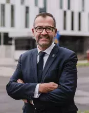 Profesor Piotr Stepnowski