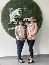 Autorki publikacji od prawej z Katedry Mikrobiologii – dr Aleksandra Kocot (post doc) oraz dr hab. Magdalena Płotka prof. UG (kierownik projektu OPUS20)