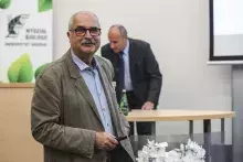 prof. dr hab. Artur Jarmołowski