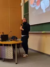 Dr Wojciech Glac w czasie wystąpienia