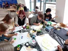 Malowanie koszulek - praca wre