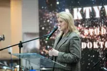 Prorektor UG ds. Studenckich, Prof. Urszula Patocka-Sigłowy przemawia na otwarciu 4. gali Aktywności studenckiej i doktoranckiej