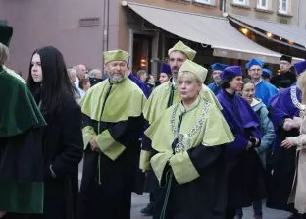 Niech żyje Nauka!  Parada uczelni na otwarcie roku akademickiego 2024/2025