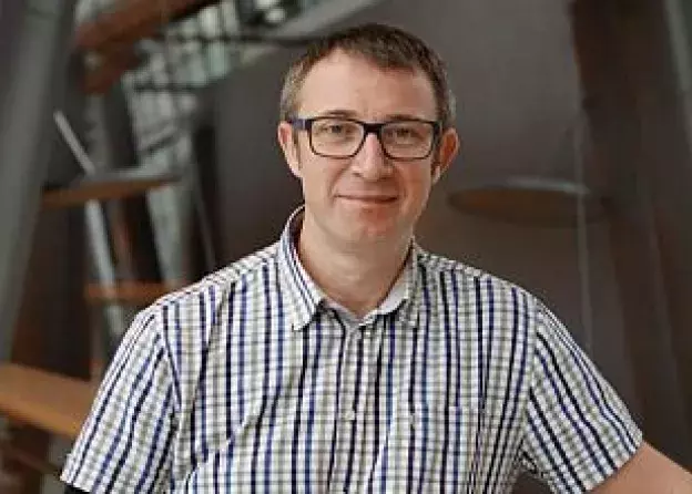 Dr Wojciech Glac stworzył planszówkę, w której można obronić organizm zakażony koronawirusem