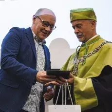 Wręczenie Medalu <i>Bene Meritus</i>, Włodzimierzowi Raszkiewiczowi, Redaktorowi Radia Gdańsk