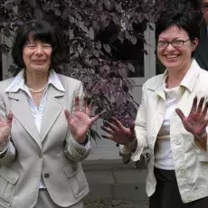 "Upiększanie" patia w budynku przy ul. Kładki 24 w Gdańsku (22.05.2009)