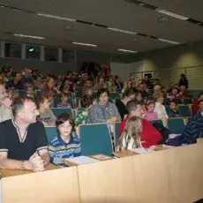 Sala wypełniona po brzegi