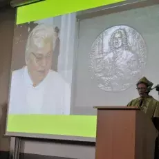 Prof. dr hab. Małgorzata Latałowa z Katedry Ekologii Roślin przedstawia sylwetkę prof. dr hab. Hanny Piotrowskiej, emerytowanego kierownika Katedry Ekologii Roślin i Ochrony Przyrody, uhonorowanej medalem Jacoba Theodora Kleina przyznawanym wybitnym naukowcom.