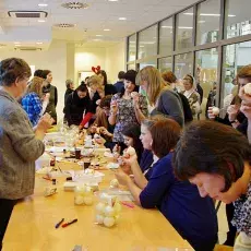 Wielką popularnością cieszył się konkurs malowania bombek.