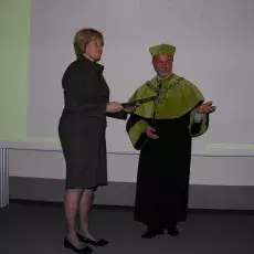 Prezes WFOŚiGW w Gdańsku, Danuta Grodzicka-Kozak, uhonorowana medalem "Bene meritus"