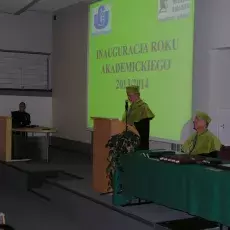 Dziekan Wydziału Biologii, prof. dr hab. Dariusz L. Szlachetko, otwiera uroczystość inauguracji
