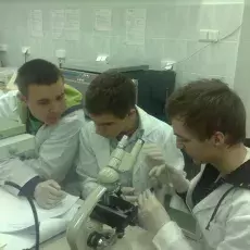 11.03.2011 - dr Dorota Myślińska z Katedry Fizjologii Zwierząt prowadzi zajęcia pt. "Co w głowie piszczy - mózg pod lupą i mikroskopem" dla uczniów Gdańskiego Liceum Autonomicznego