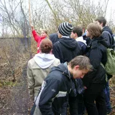 12.04.2011 - mgr Brygida Manikowska ze Stacji Badania Wędrówek Ptaków prowadzi zajęcia pt. "Tam i z powrotem do ziemi przodków czyli migracje ptaków" dla uczniów V LO w Gdyni