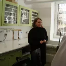 18.04.2011 - dr Joanna Święta-Musznicka z Katedry Ekologii Roślin prowadzi zajęcia pt. "Klimat i człowiek w badaniach nad przeszłością środowiska" dla uczniów XIV LO w Gdyni