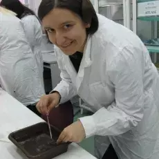 12.12.2011 - dr Dorota Myślińska z Katedry Fizjologii Zwierząt prowadzi zajęcia pt. "Co w głowie piszczy - mózg pod lupą i mikroskopem" dla uczniów IV LO w Gdyni