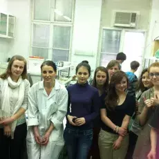20.03.2012 - dr Dorota Myślińska z Katedry Fizjologii Zwierząt prowadzi zajęcia pt. "Co w głowie piszczy - mózg pod lupą i mikroskopem" dla uczniów Zespołu Szkół Autonomicznych w Sopocie