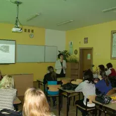 29.03.2010r, XIV LO w Gdyni, wykłady: prof. UG, dr hab. D. Lewandowska - "Jak mózg steruje naszym zachowaniem", dr A. Kilikowska - "Genetyczne aspekty płciowości", dr K. Burkiewicz - Prezentacja Wydziału Biologii