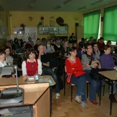 29.03.2010r, XIV LO w Gdyni, wykłady: prof. UG, dr hab. D. Lewandowska - "Jak mózg steruje naszym zachowaniem", dr A. Kilikowska - "Genetyczne aspekty płciowości", dr K. Burkiewicz - Prezentacja Wydziału Biologii