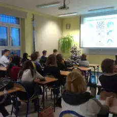 18.12.2013r, IV LO w Gdyni, wykład dr Wojciecha Glaca - "Bitwy i wojny w naszym ciele, czyli o działaniu układu odpornościowego" fot. Małgorzata Turyn