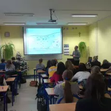 18.12.2013r, IV LO w Gdyni, wykład dr Wojciecha Glaca - "Bitwy i wojny w naszym ciele, czyli o działaniu układu odpornościowego" fot. Małgorzata Turyn