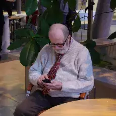 Okolicznościowy krawat Pana prof. Andrzeja Bormana z daleka ....