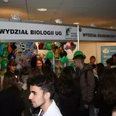 Stoisko Wydziału Biologii na Targach Akademia 2015 - poniedziałek, I zmiana