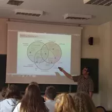 X LO w Gdyni, wykład dr Wojciecha Glaca - "Dopalacze - fakty i mity"  