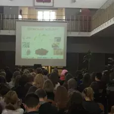X LO w Gdyni, wykład dr Elżbiety Zielińskiej - "Chemiczna broń roślin"  