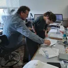 K. Martens i A. Szwarc przy pracy